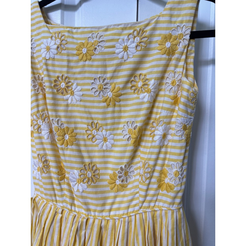 Vintage Jack Posluns Yellow Striped Daisy Eyelet Fit & Flare Dress 1960s ILGWU - Picture 5 of 8